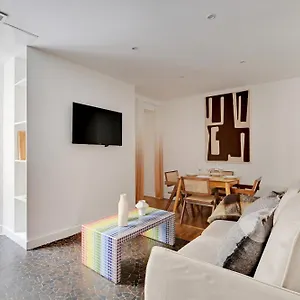 https://luxurious-haussmannian-apartment-3br8p-saint-germain.fr-paris.fr